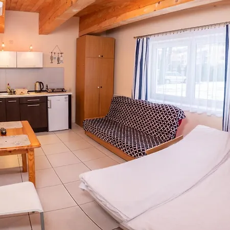 Ajna Park W Uzdrowisku بيت خشبي *